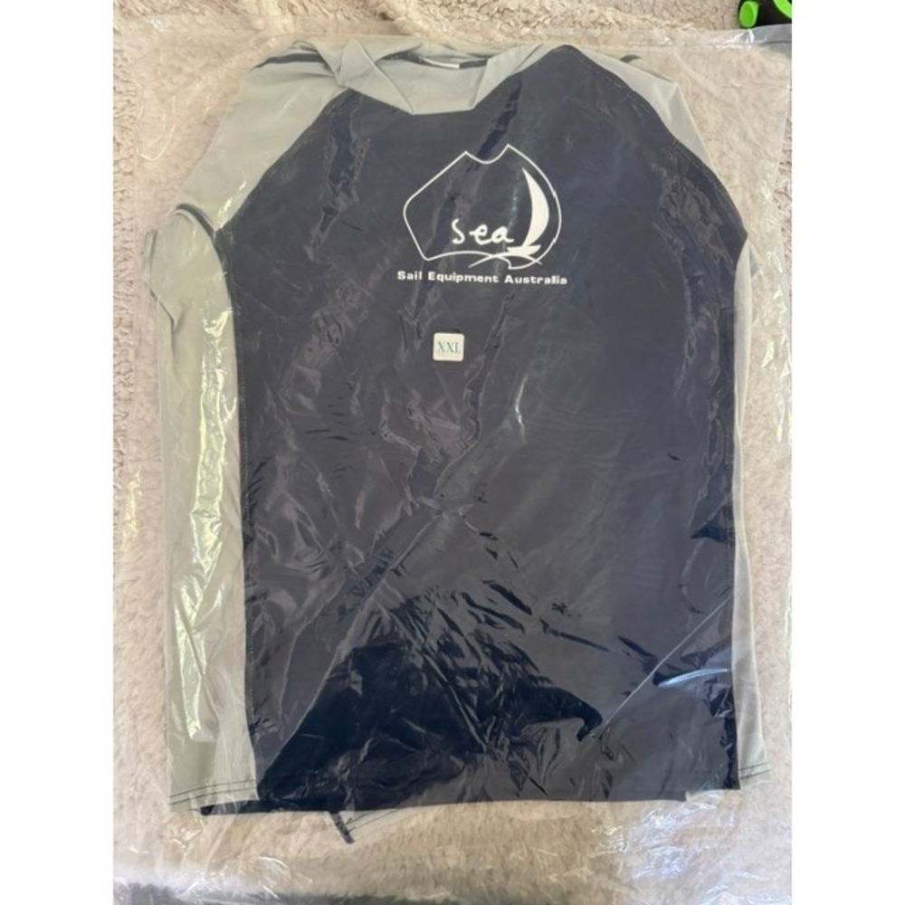 NEW Sail Equipment Australia SEA Mens XXL Neoprene Rash Guard Navy Grey